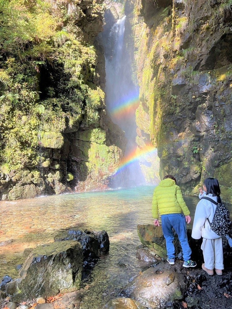 轟神社の御神体の滝