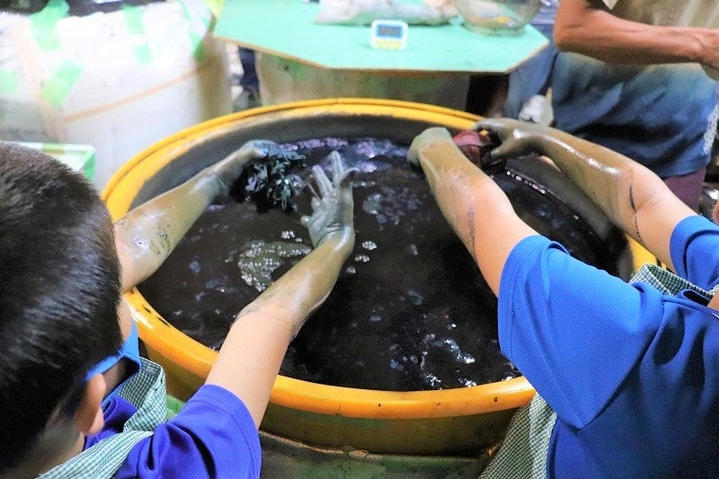 天然の藍を使っているので無害です