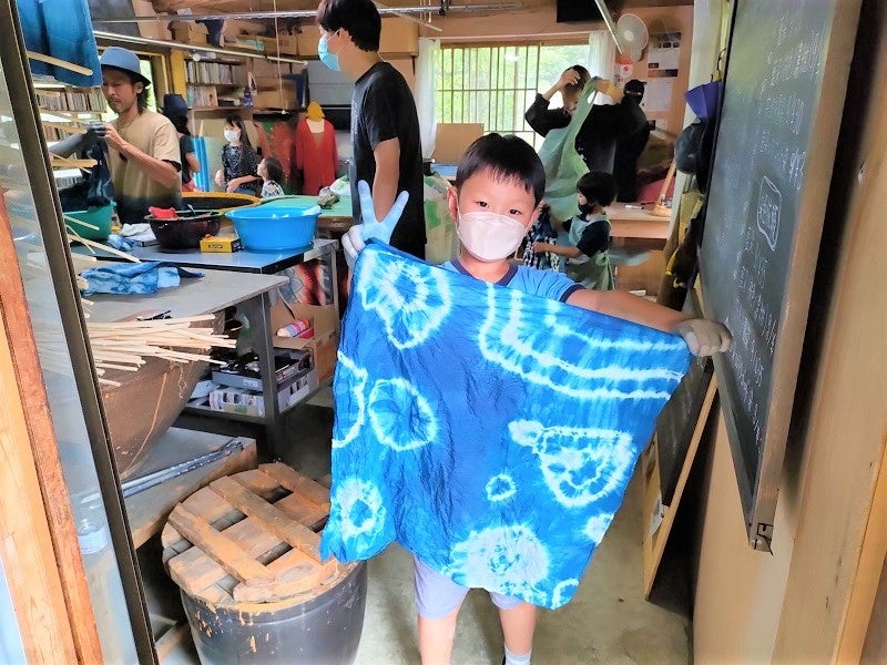 完成した藍染ハンカチ