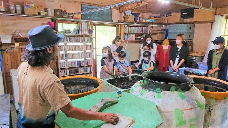 藍染職人、庄司拓也さんによる説明