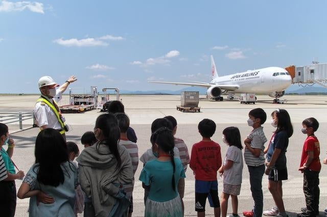 普段は入れない発着場を見学します