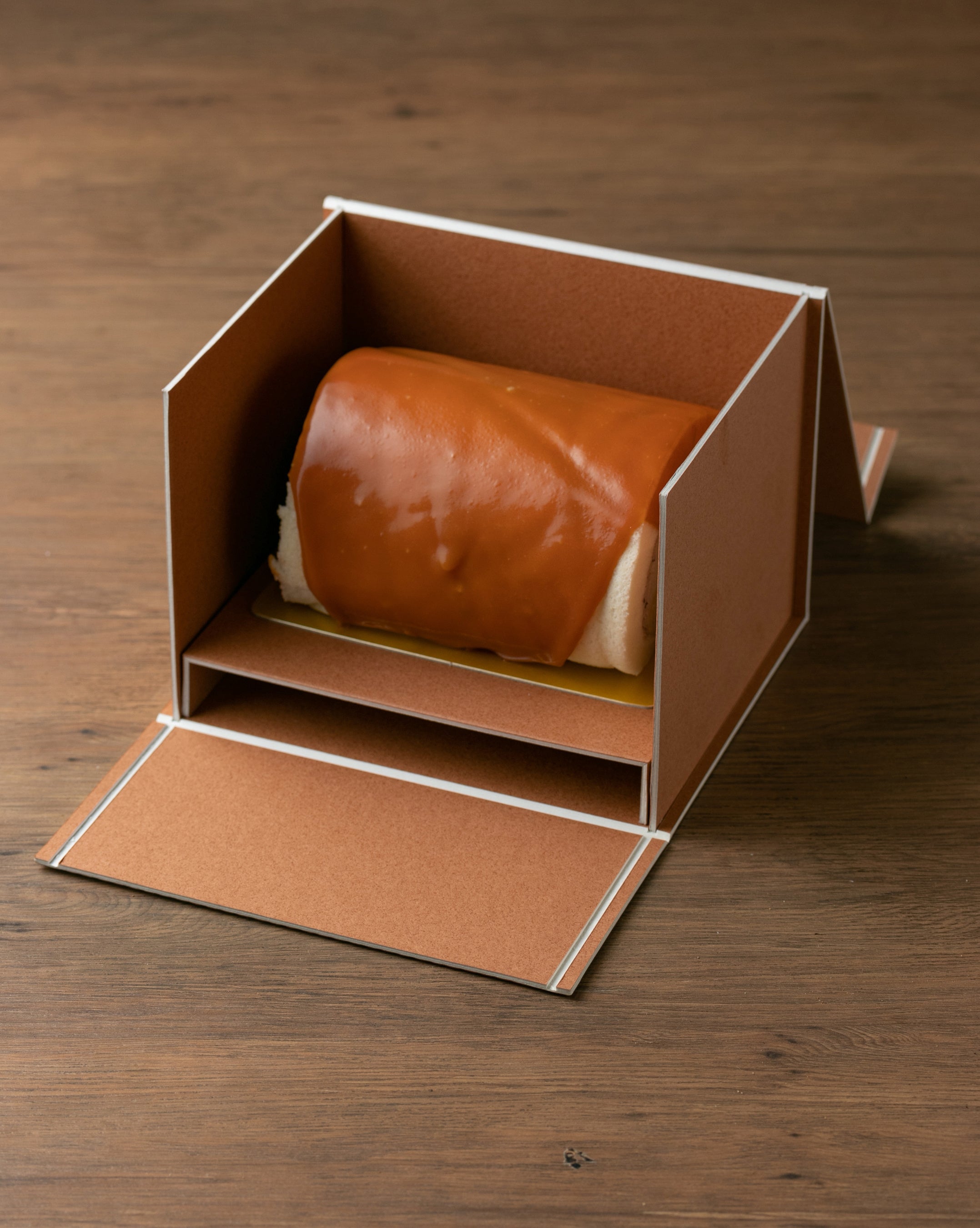 ARINCOロールケーキ　常陸大黒豆のプレミアム塩キャラメルロール