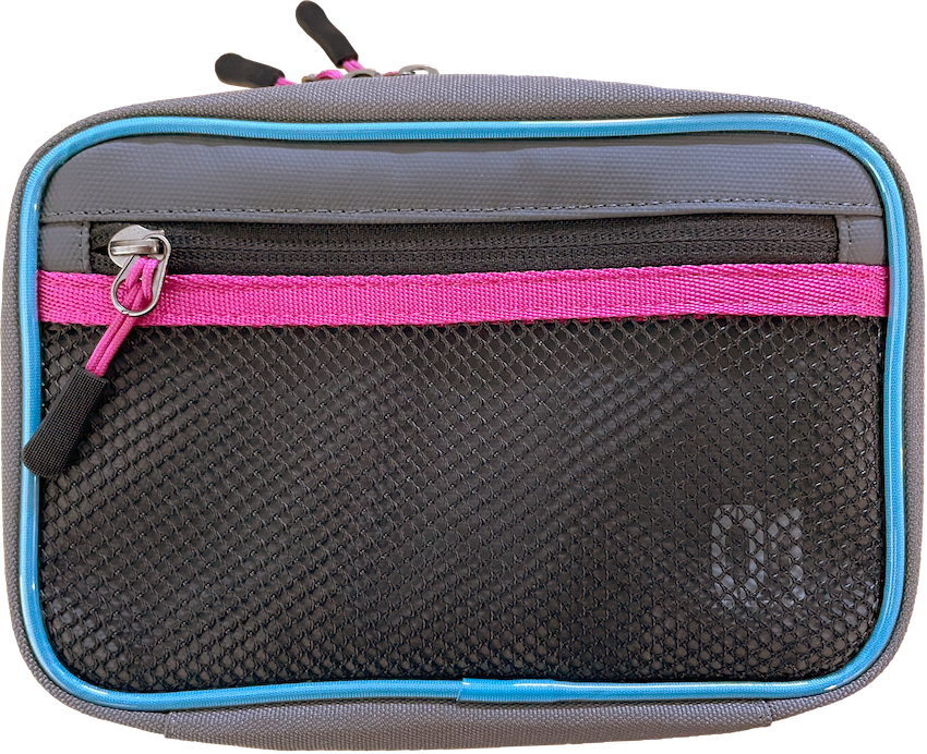 アウリンより、「初音ミク」デザインのガジェットポーチとシリコン