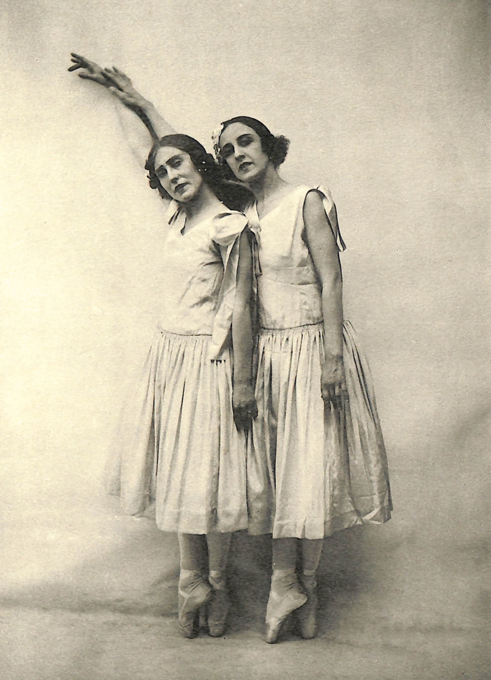 展示予定のコレクションより、「牝鹿」（ 資料提供：兵庫県立芸術文化センター 薄井憲二バレエ・コレクション）