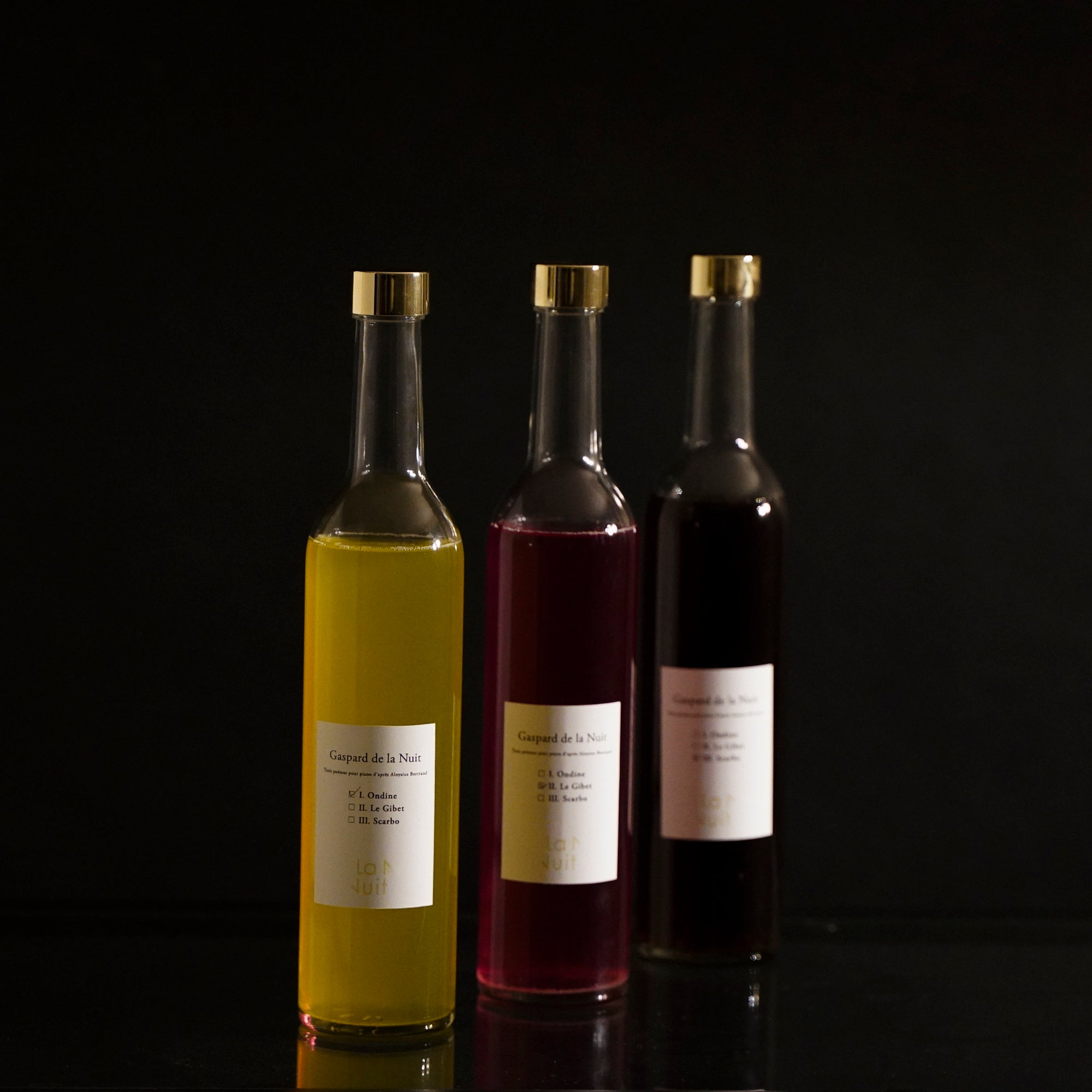 ドリンクはブドウがベース。左からオンディーヌ、絞首台、スカルボ