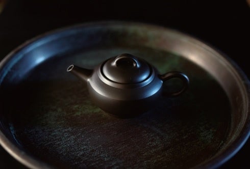 伊藤雅風 《黒泥 茶銚》 2020年