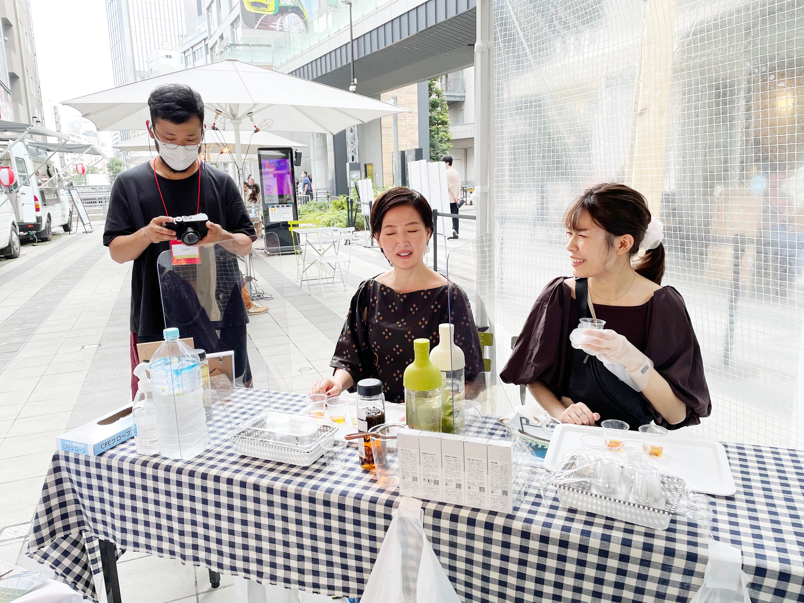 試飲体験の様子