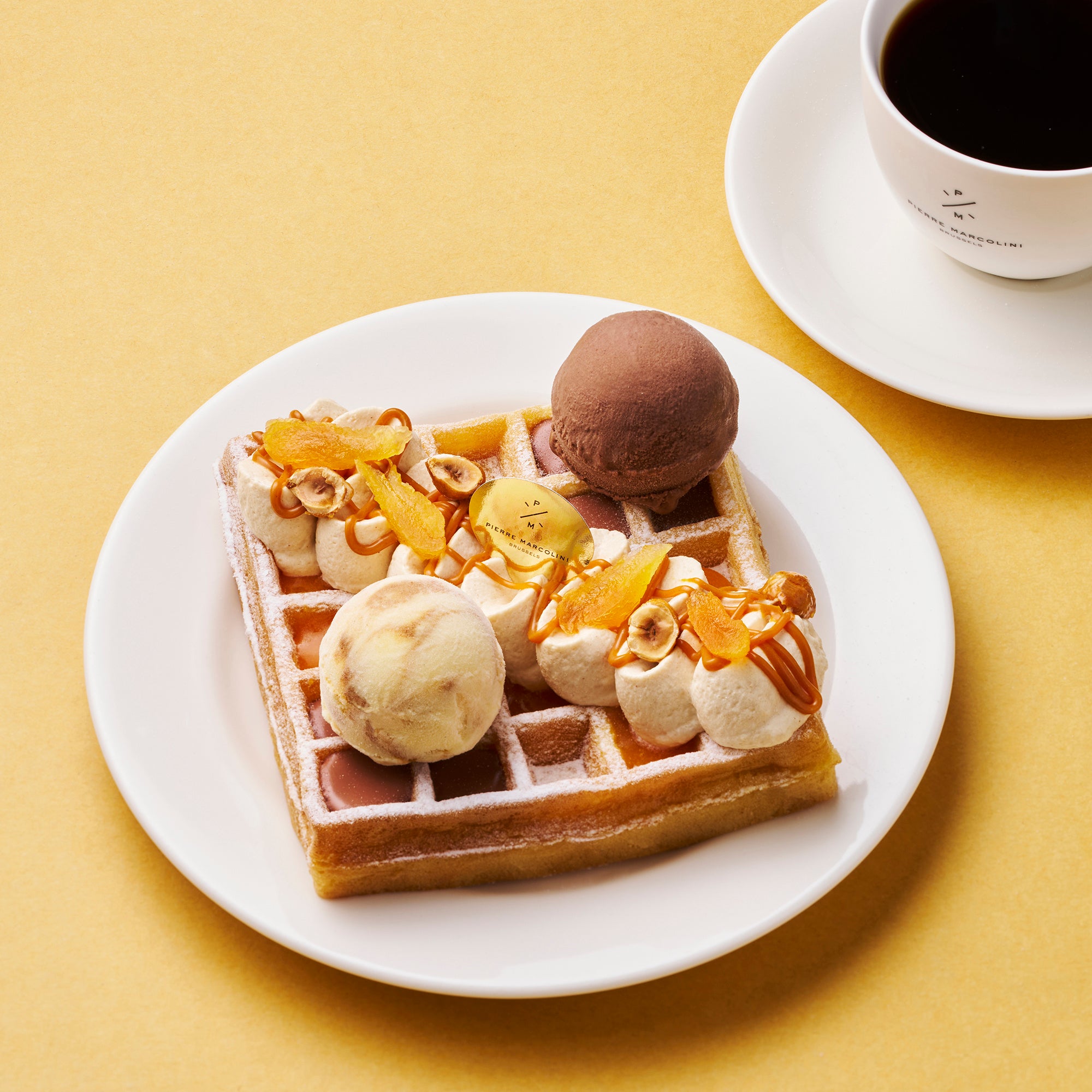 ワッフル ヘーゼルナッツ プラリネ＆アプリコット