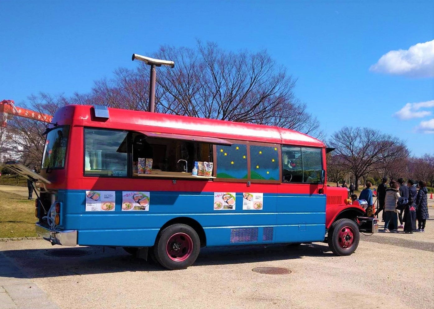 キッチンカーとして商品の提供