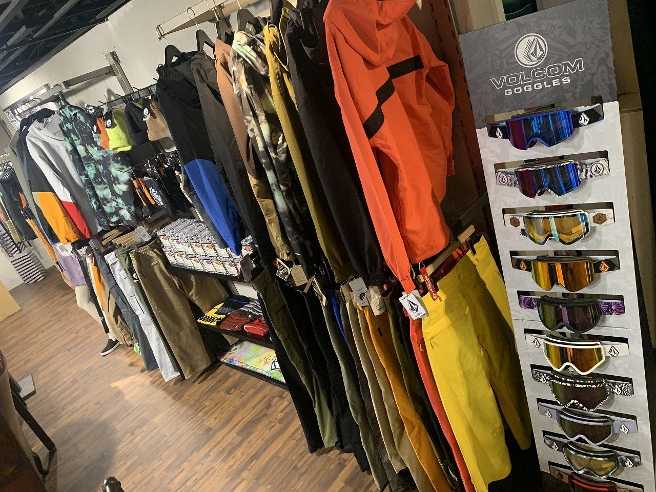 23-24 VOLCOM スノーウエア 販売開始！！ | リバレイティッド