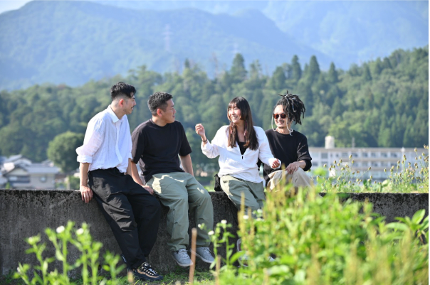 ものづくりの街勝山の魅力に引き寄せられ、結成されたチーム（左から：西垣、今井、山崎、橋島）