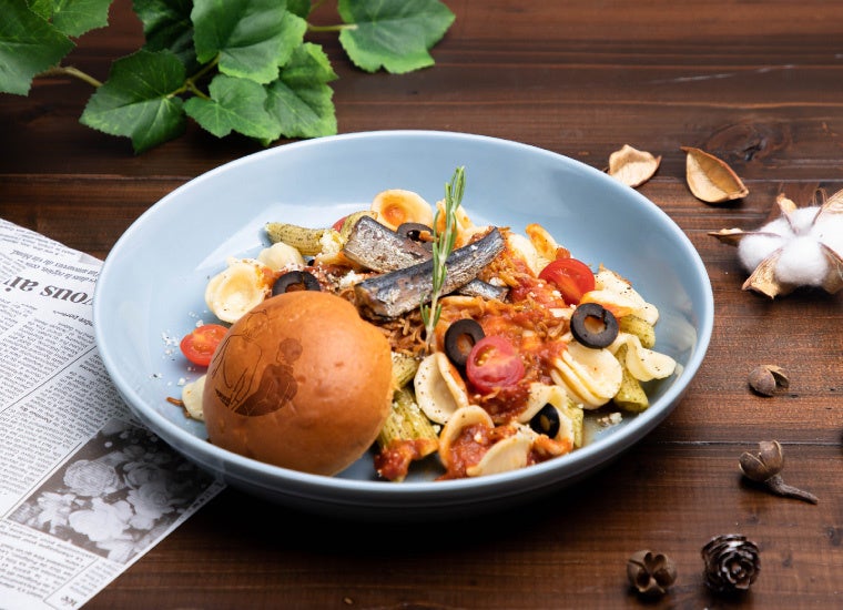 アッシュと英二のトマト&サーディンパスタ