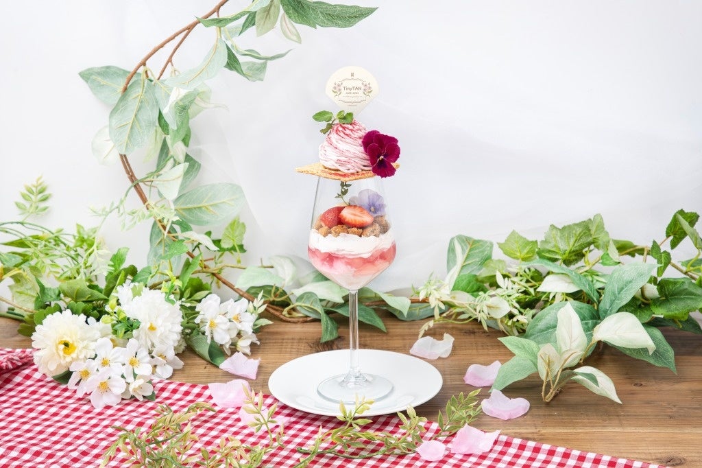 ストロベリーモンブランパフェ