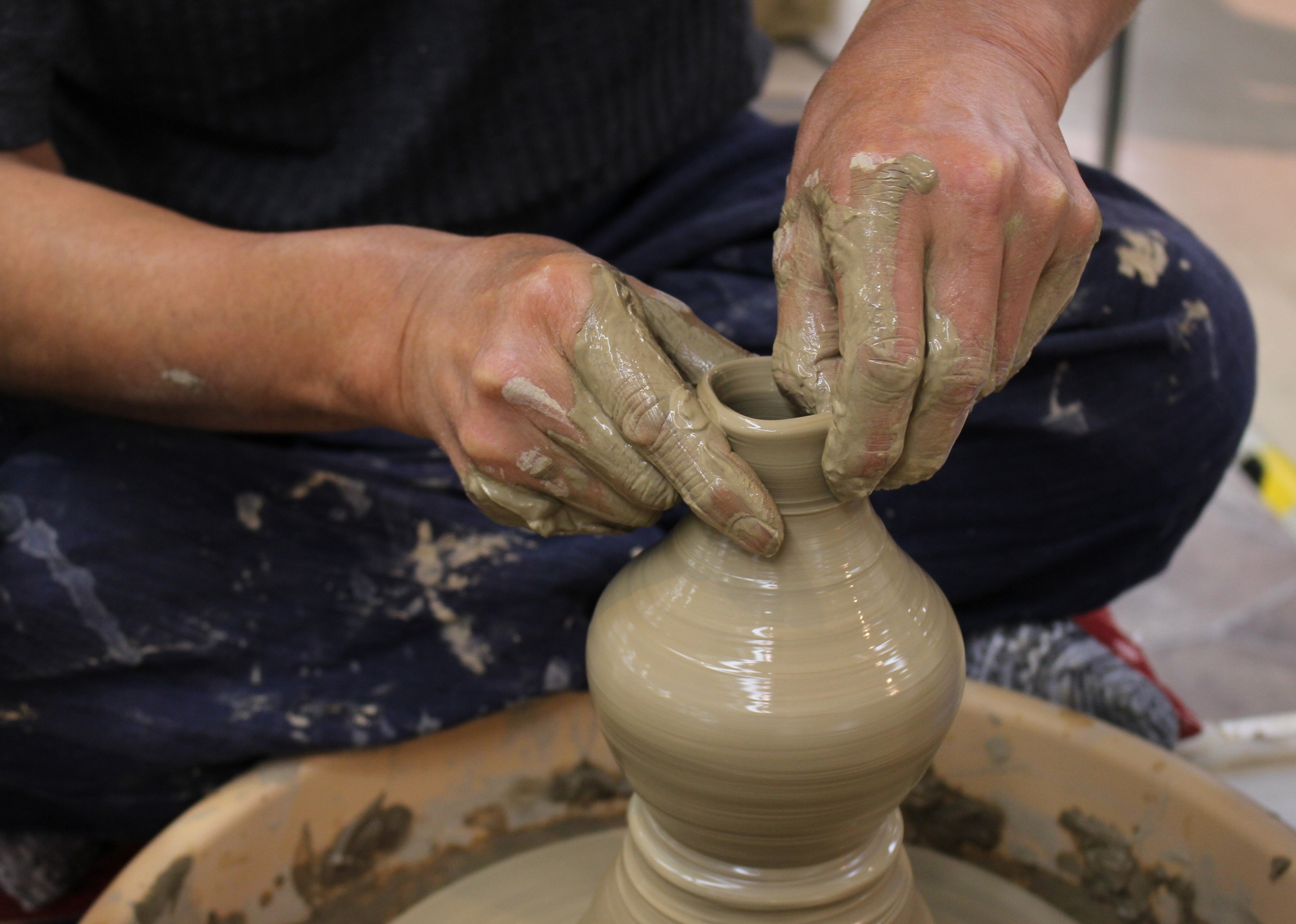 「波佐見焼」ろくろ成形イメージ