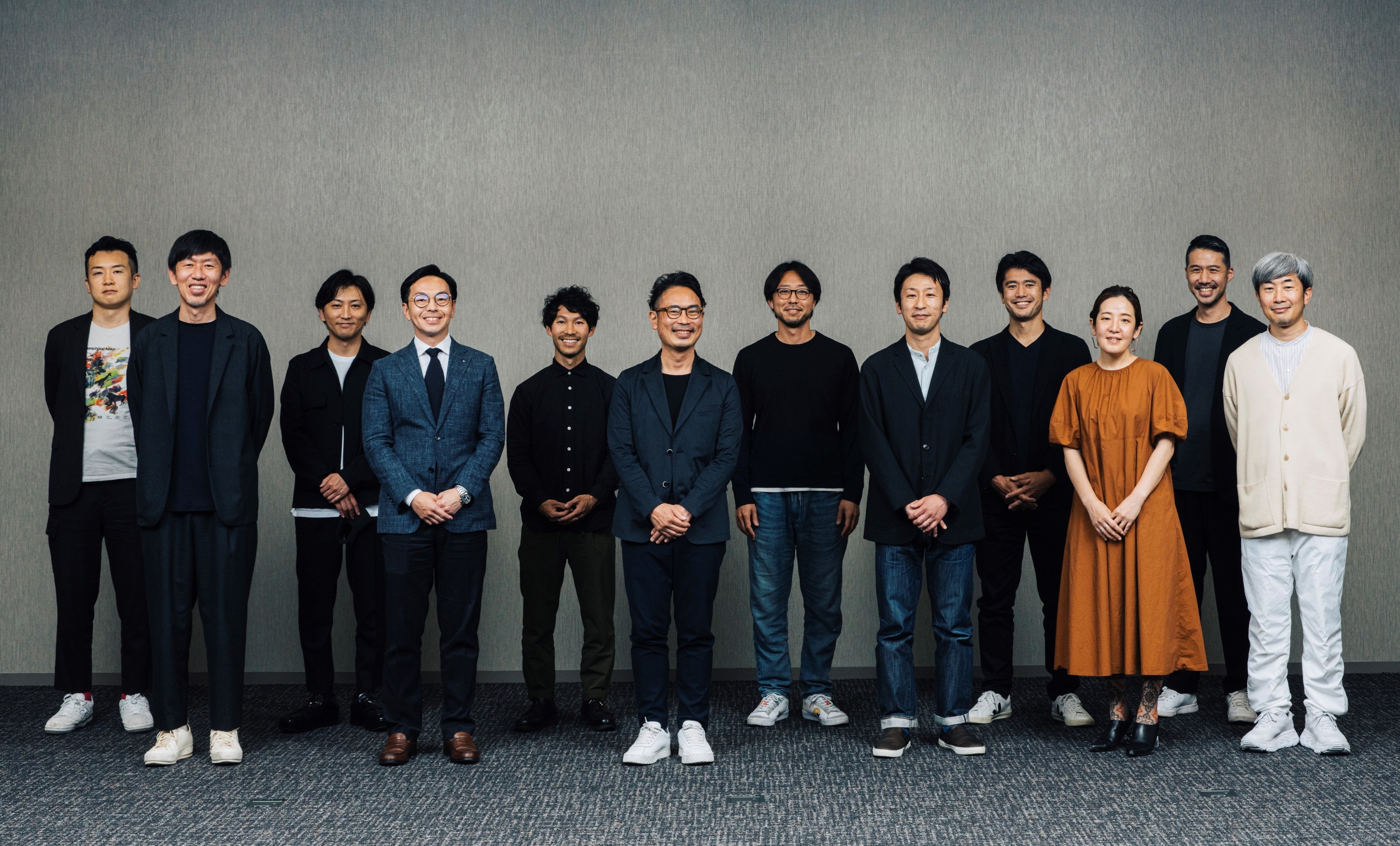 PARaDEキックオフ時、参画ブランドの皆様と撮影