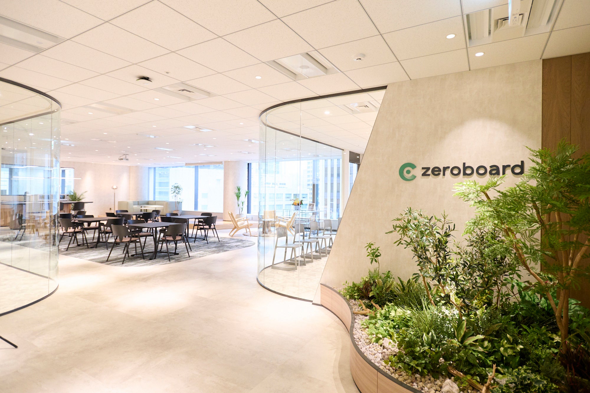 脱炭素経営支援ソリューション提供のゼロボード、オフィス移転の