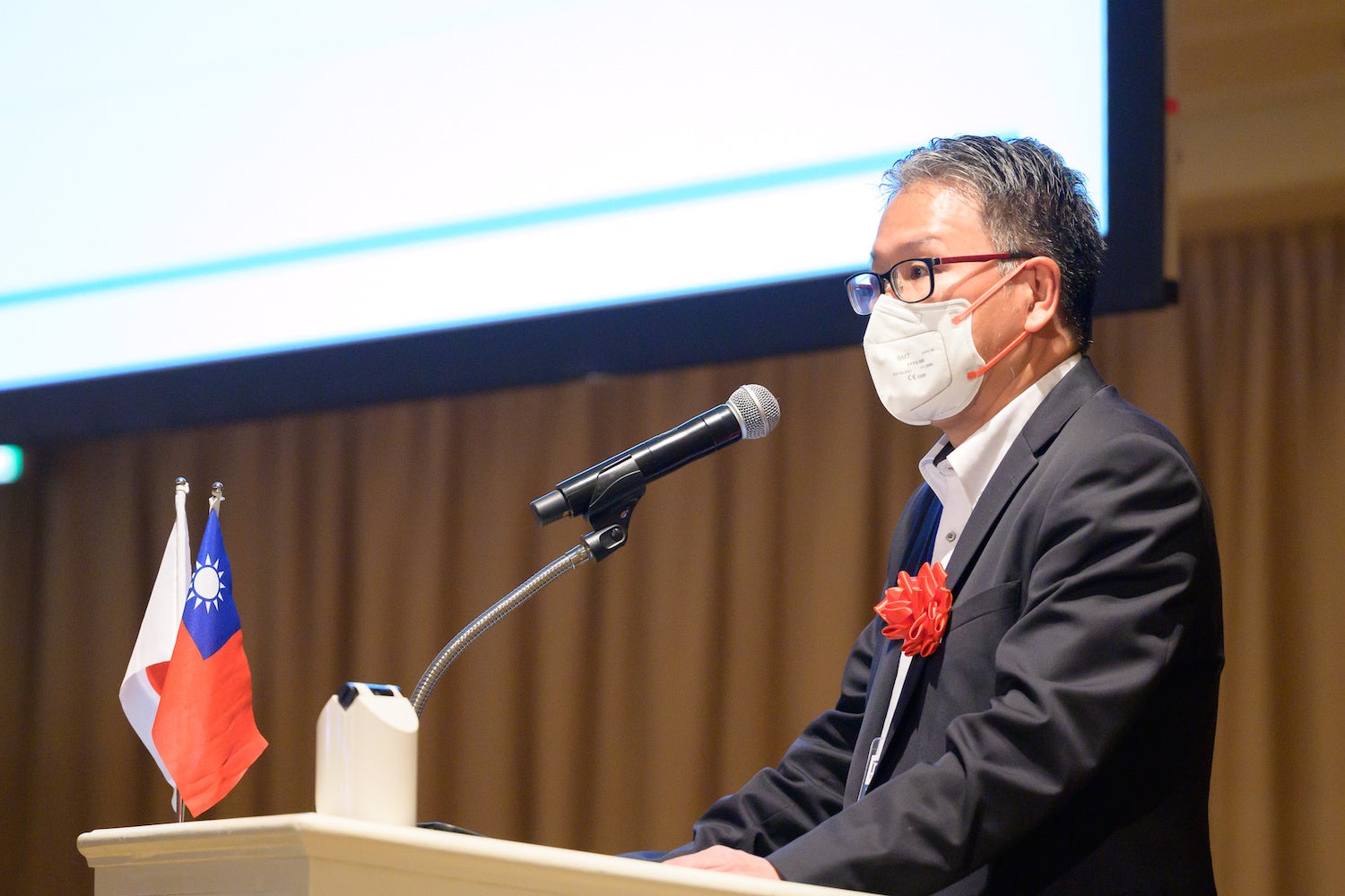 台湾 経済部工業局　電子情報組　副組長　呂正欽 博士