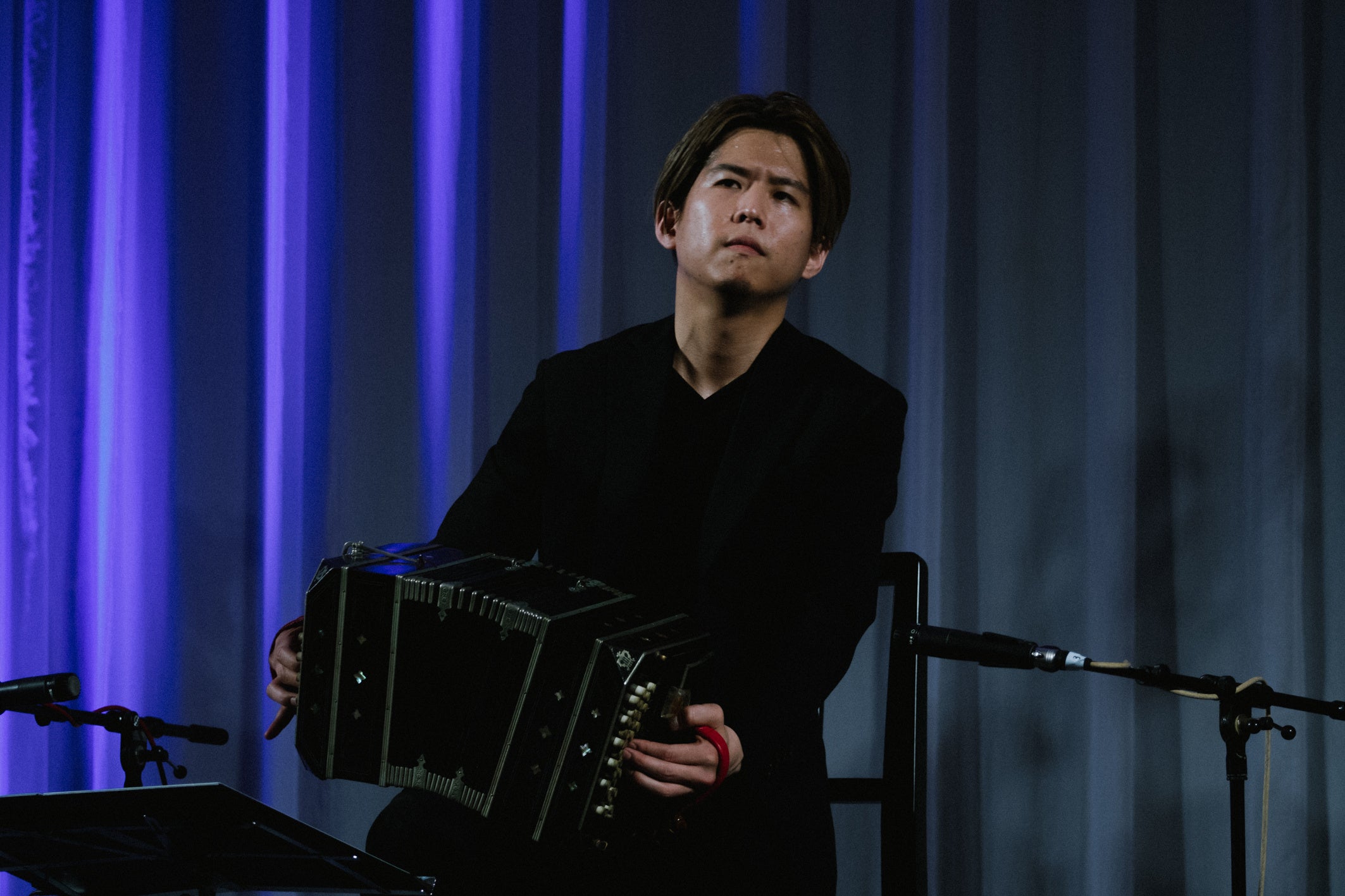 バンドネオン奏者　三浦一馬