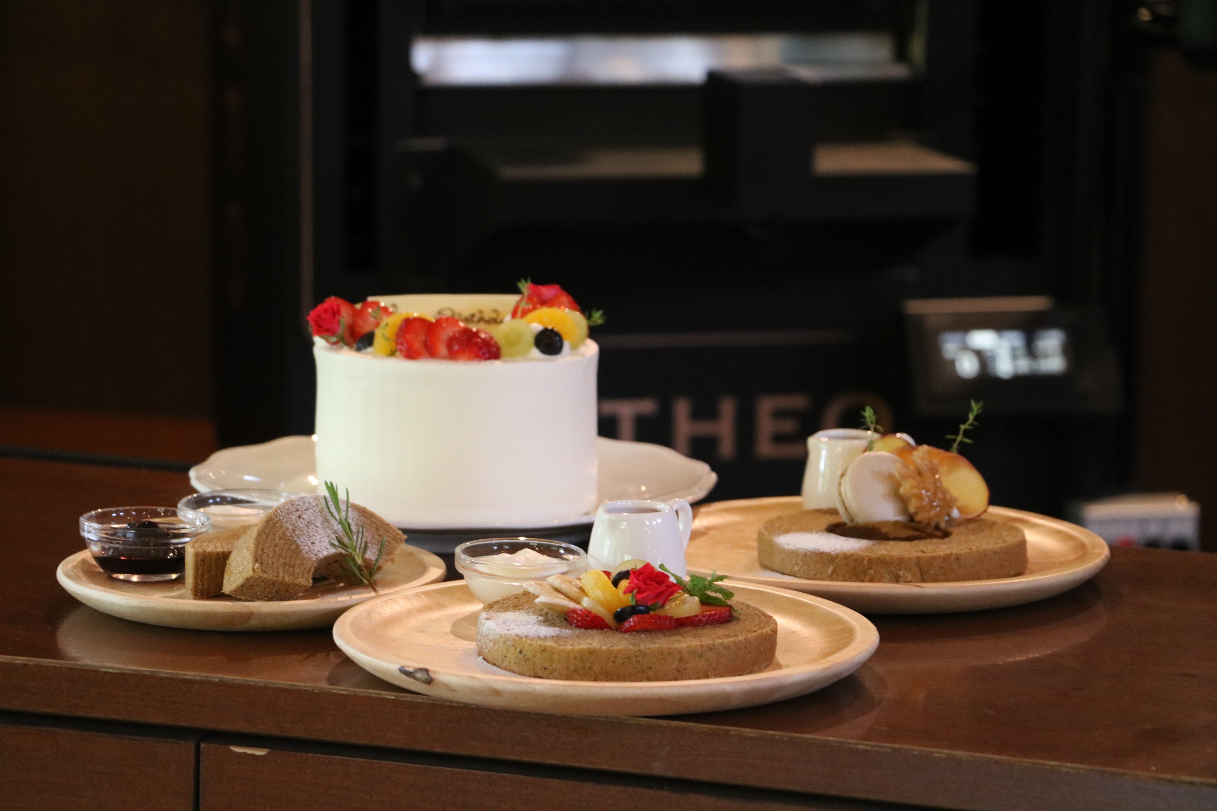 参考：観光庭園 「English Garden ローザンベリー多和田」レストランのカフェメニュー