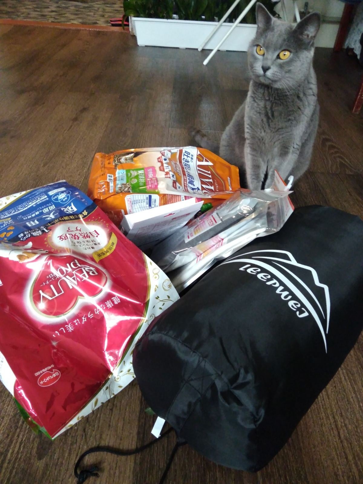 ペット用品にも寄付金が活用されます