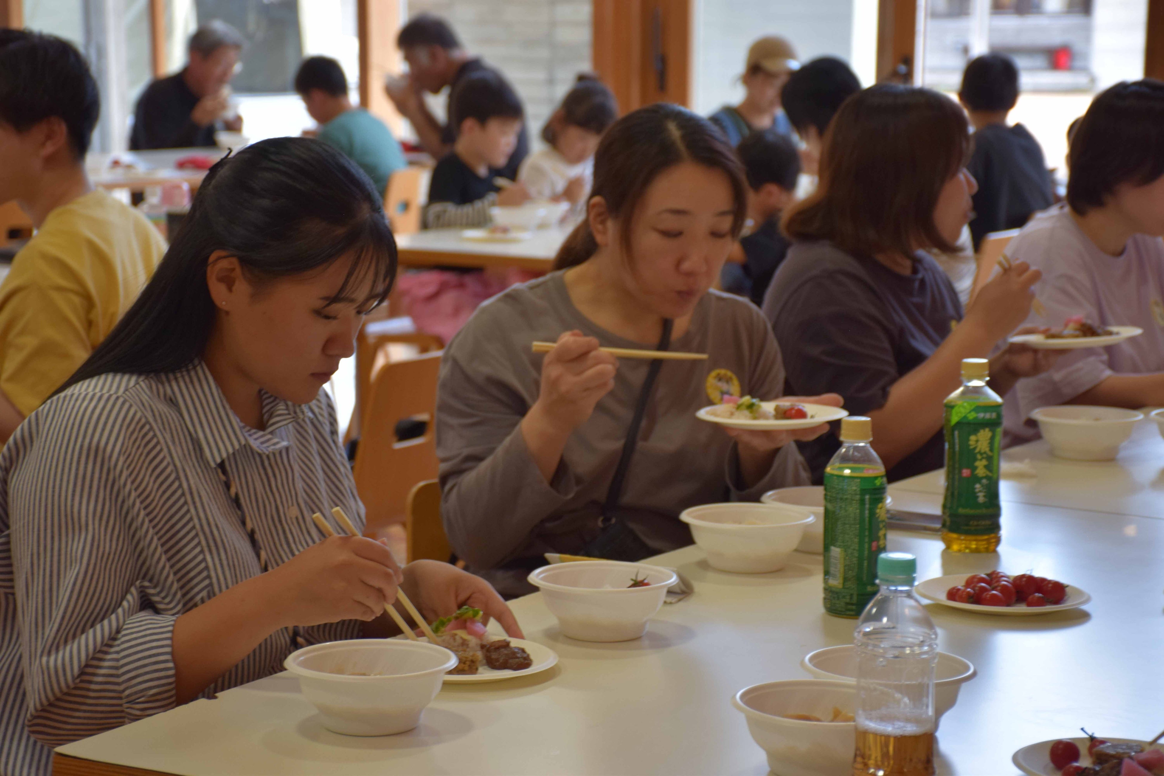 旧明安小学校をお借りして新豆で昼食