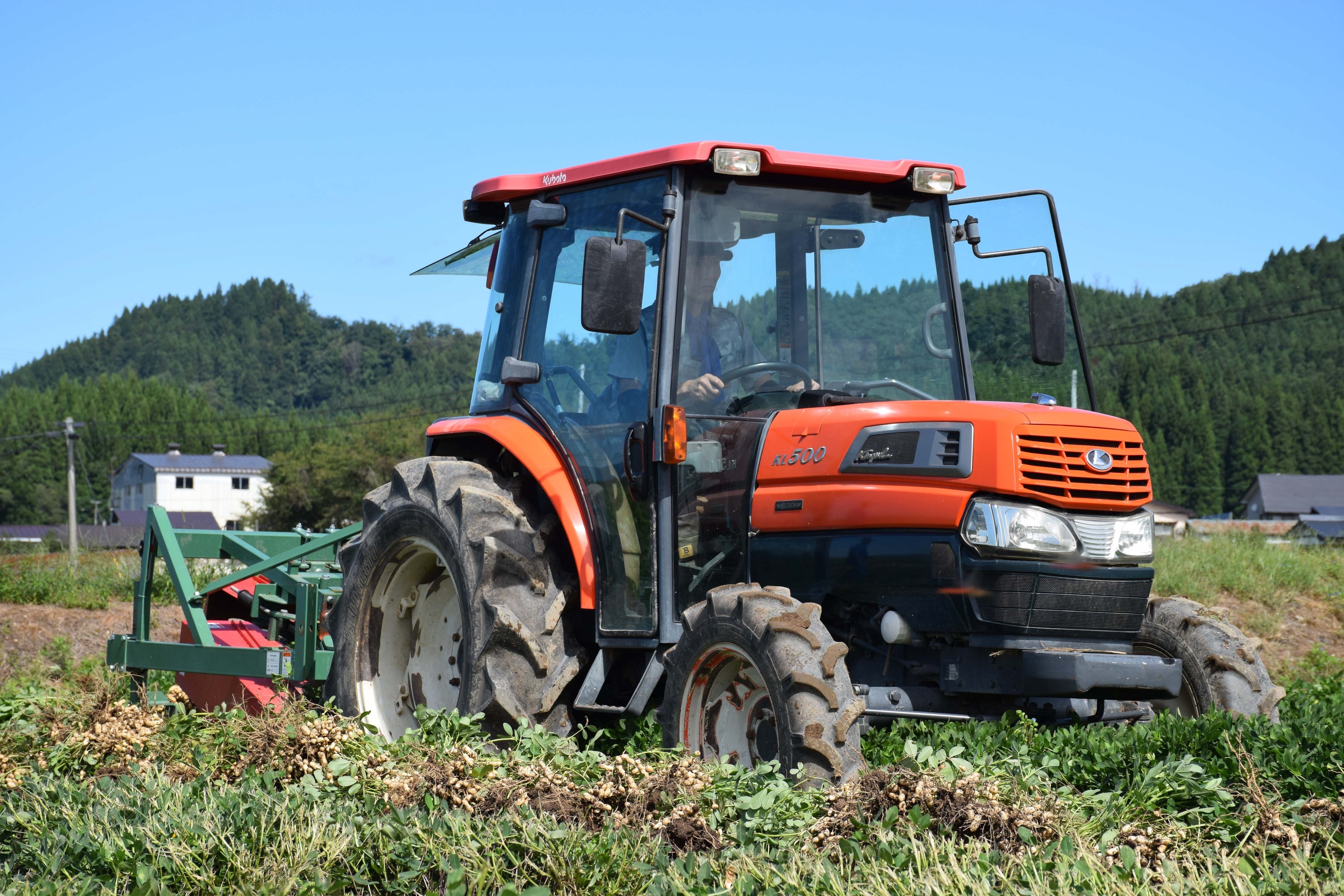 ソラシド本坊さん掘り取り機運転に挑戦！