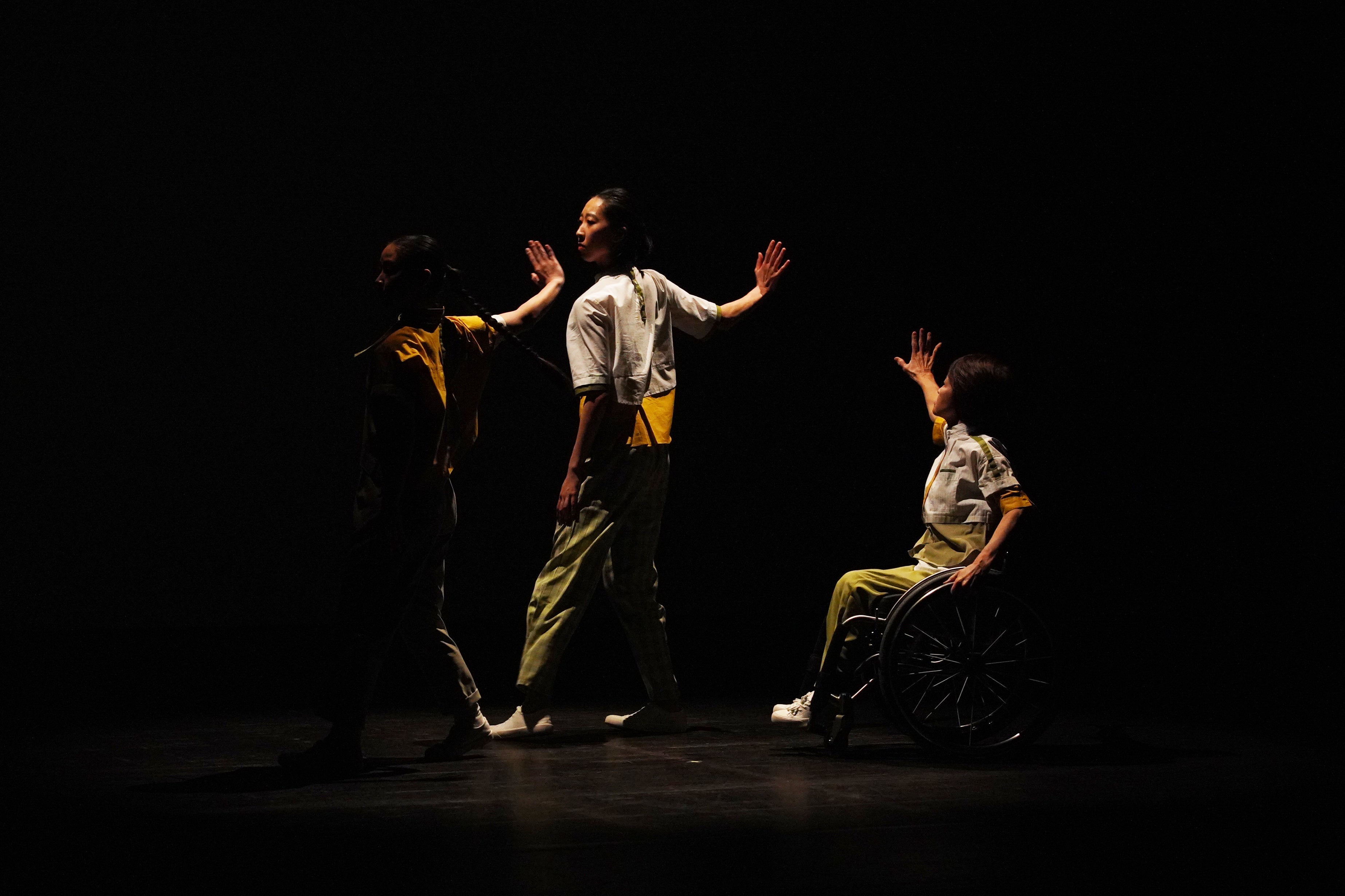 「逆さまの三月」振付・横山綾乃　photo by Yoichi Tsukada