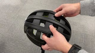 サイクルヘルメットは折りたたむ時代へ突入!【ORIATA-MET(オリ サイクルヘルメットは折りたたむ時代へ突入!【ORIATA-MET(オリ