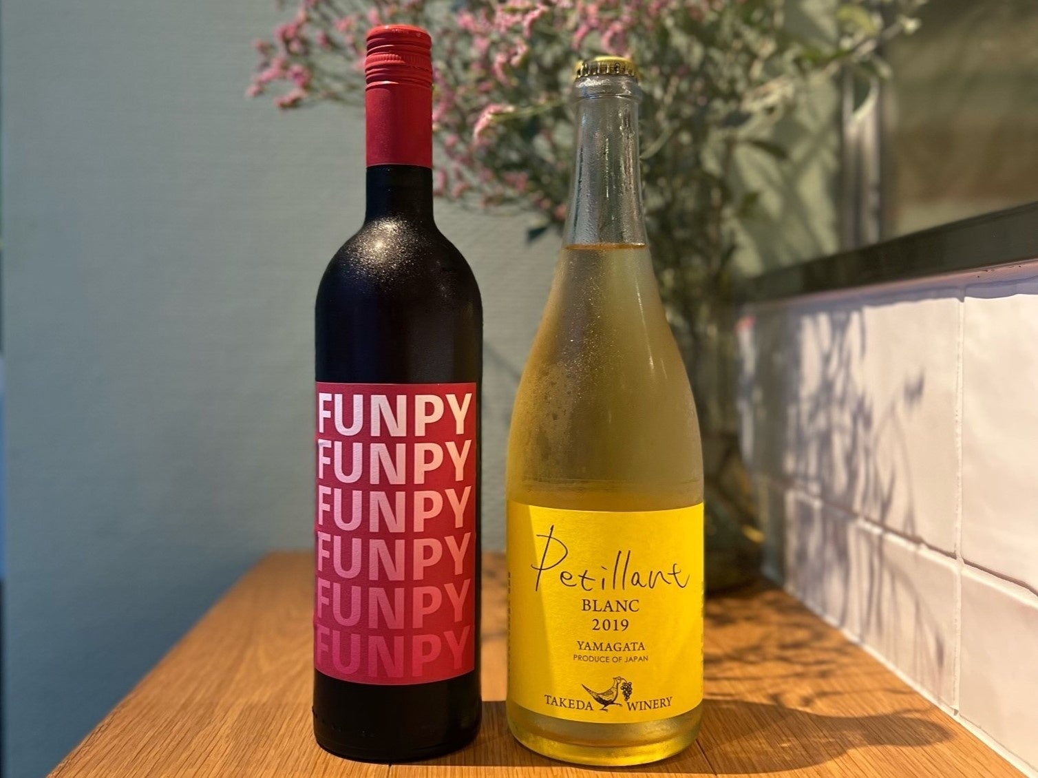 餃⼦に合わせてナチュラルワインをセレクト