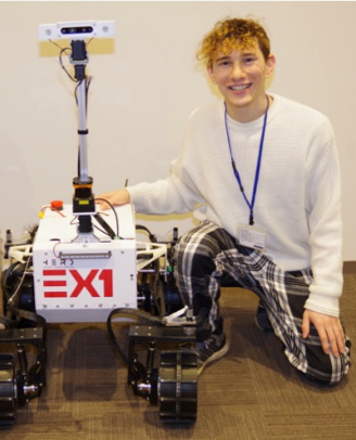 代表のタミルと研究していた月面探査機