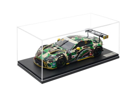 BAPE® x Aston Martin GT3のモデルカーが1/18スケールで登場! BAPE® x Aston Martin GT3のモデルカーが1/18スケールで登場!