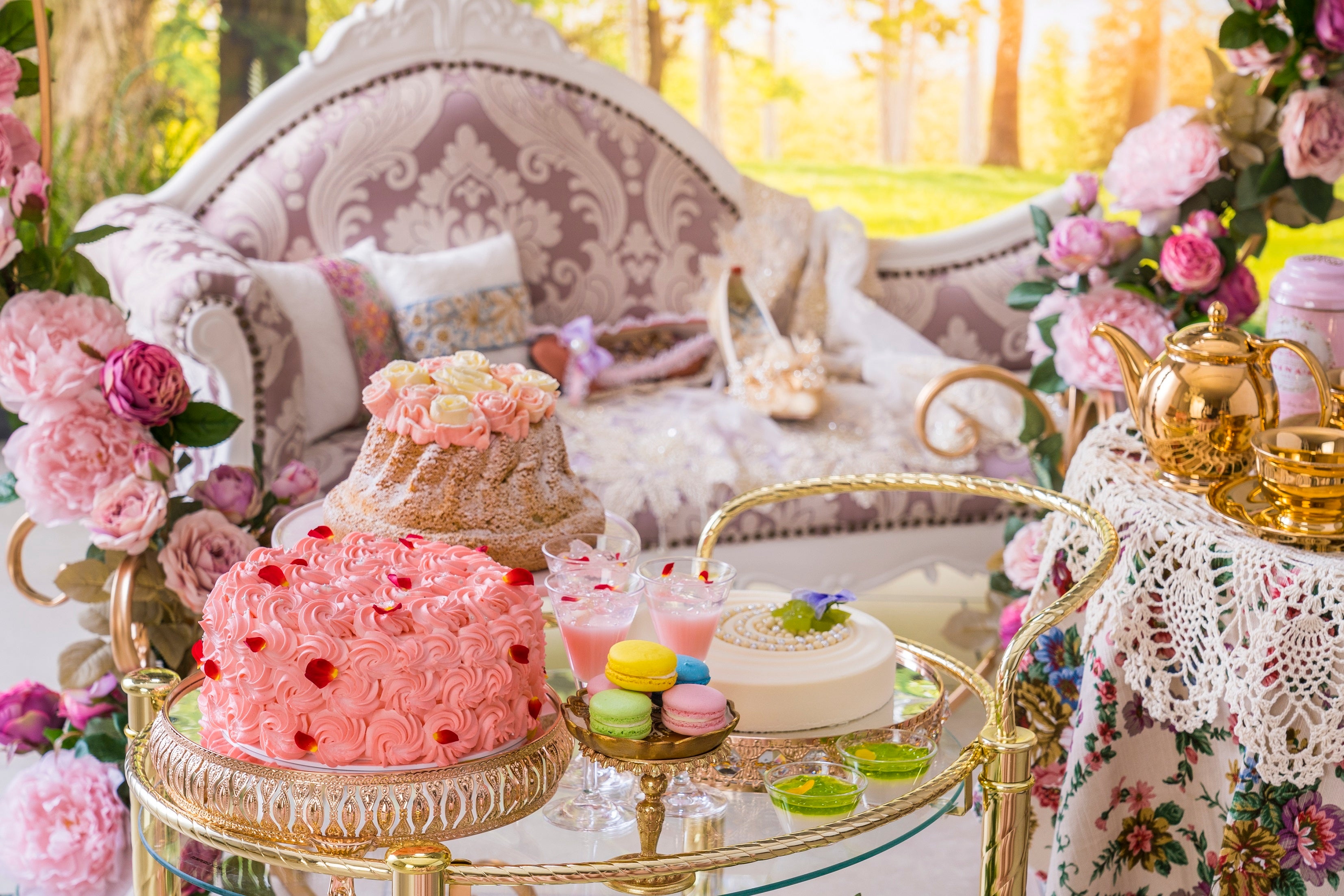 甘美でロマンティックな世界観で贈るスイーツビュッフェ