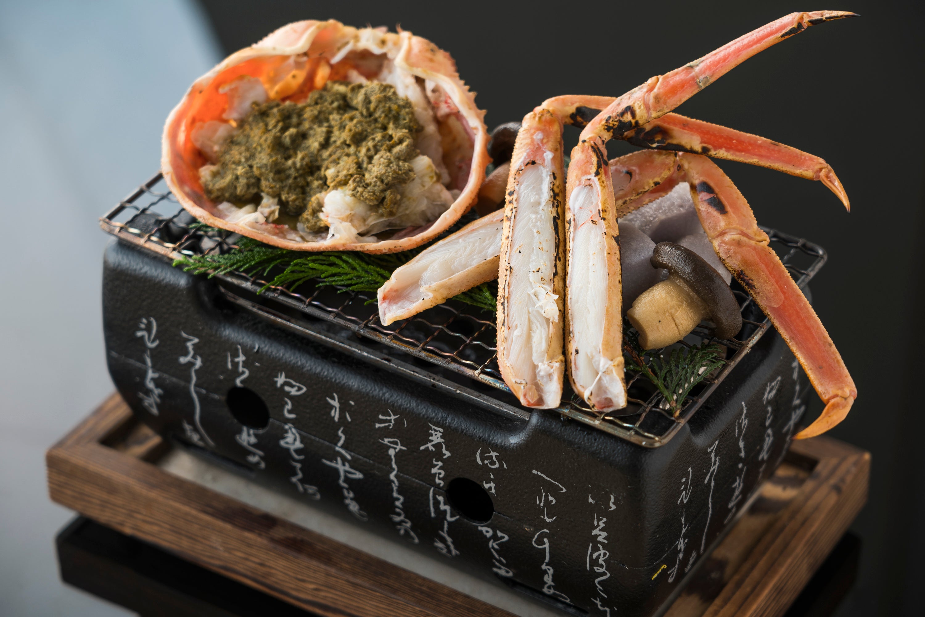 2024年１月19日には蟹を用いた特別鳥取懐石をご用意