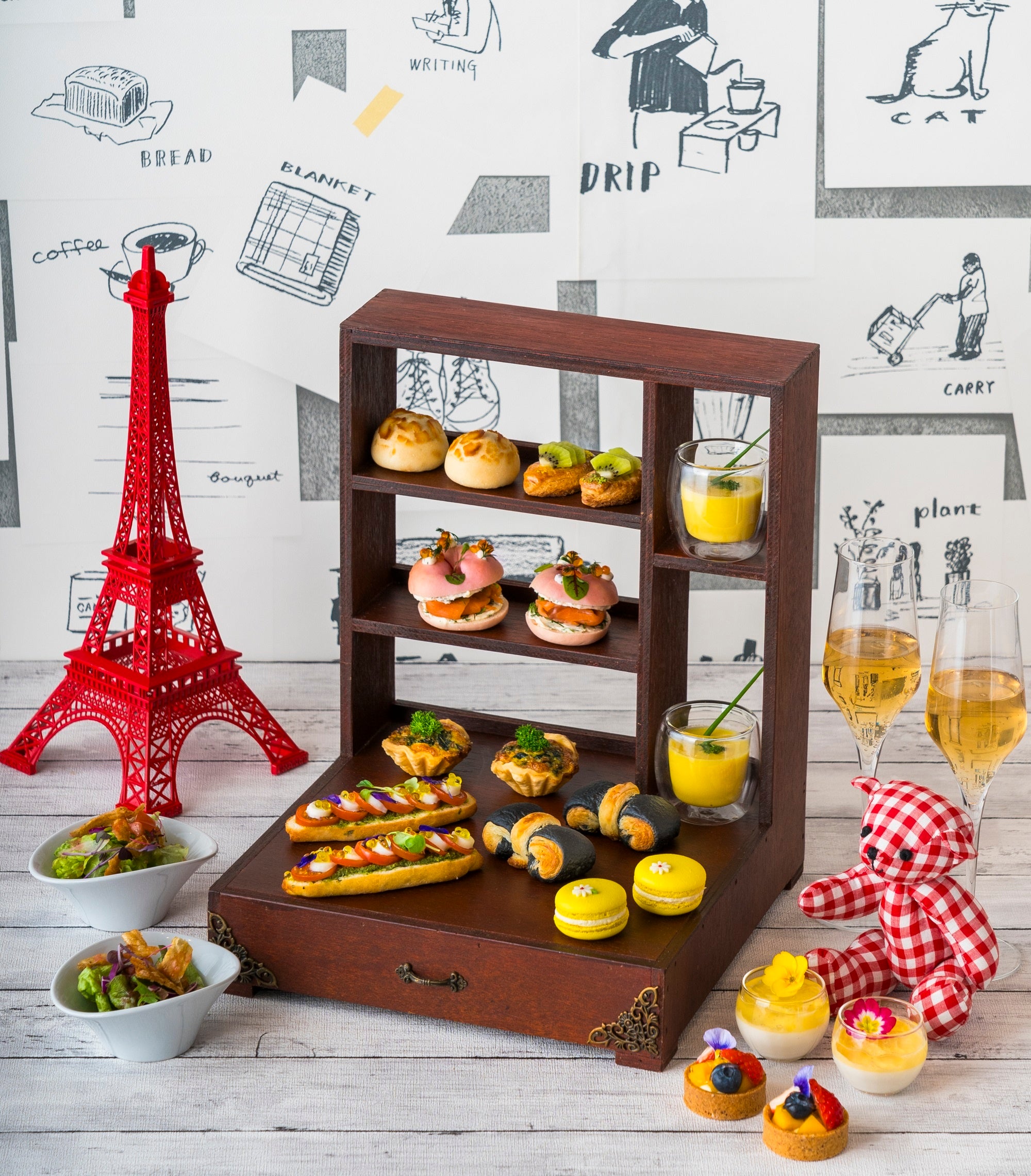 たくさんの種類のパンを少しずつ色々と楽しめる新感覚のアフタヌーンティー