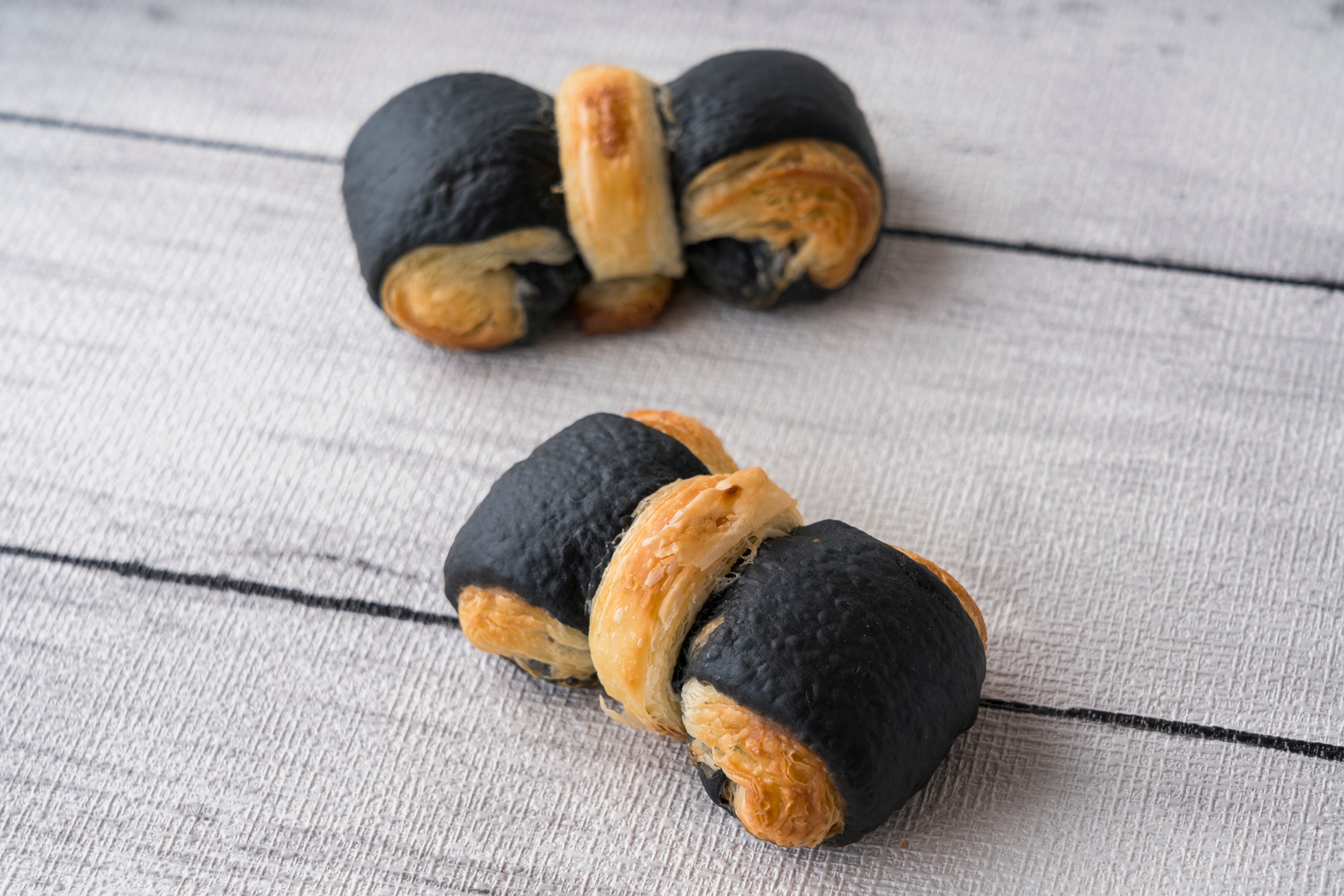 チャコールクロワッサン