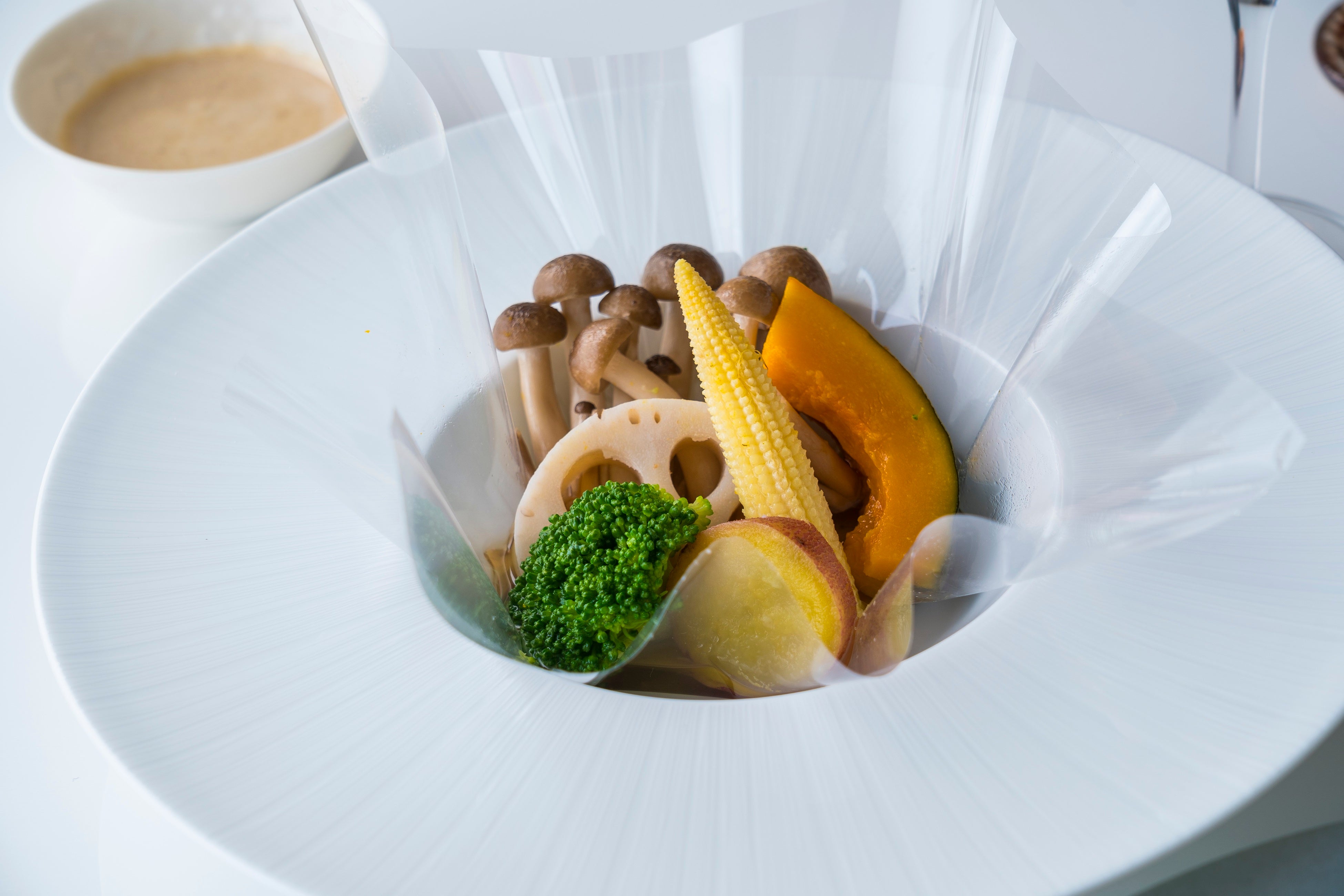 野菜の包み焼き　ごまだれ（鉄板焼）