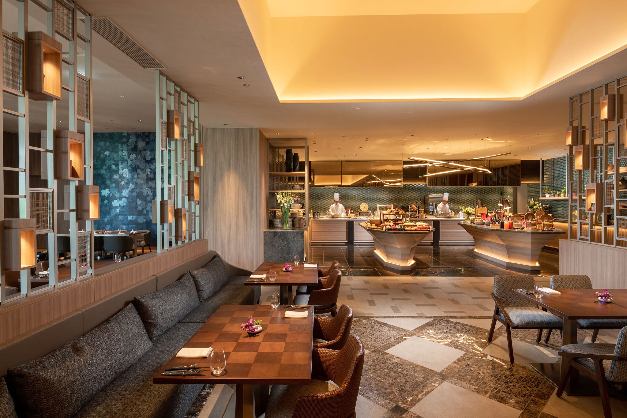 オールデイダイニング「モザイク」　内観