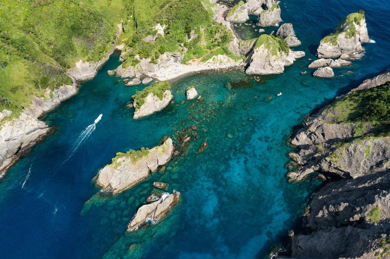 国定公園の風光明媚な南伊豆・ヒリゾ浜