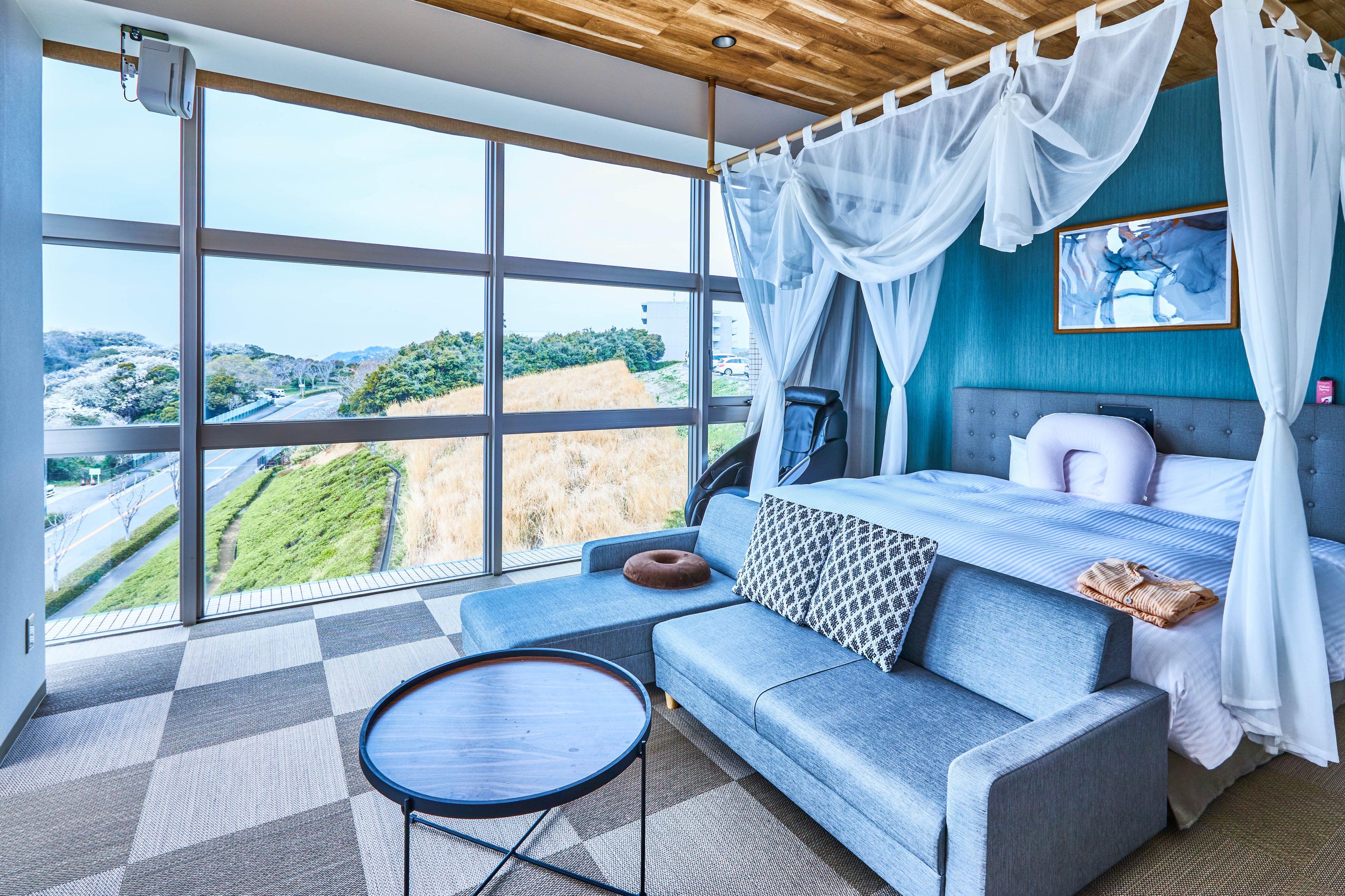 ロイヤルスイートルームへのヘアケア＆スキンケアグッズをプレゼント