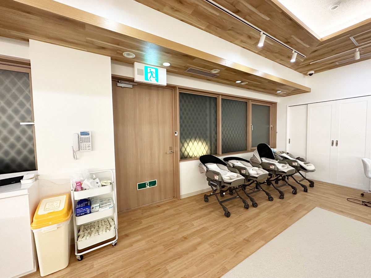 ベビールームに外直通の避難出口を新設