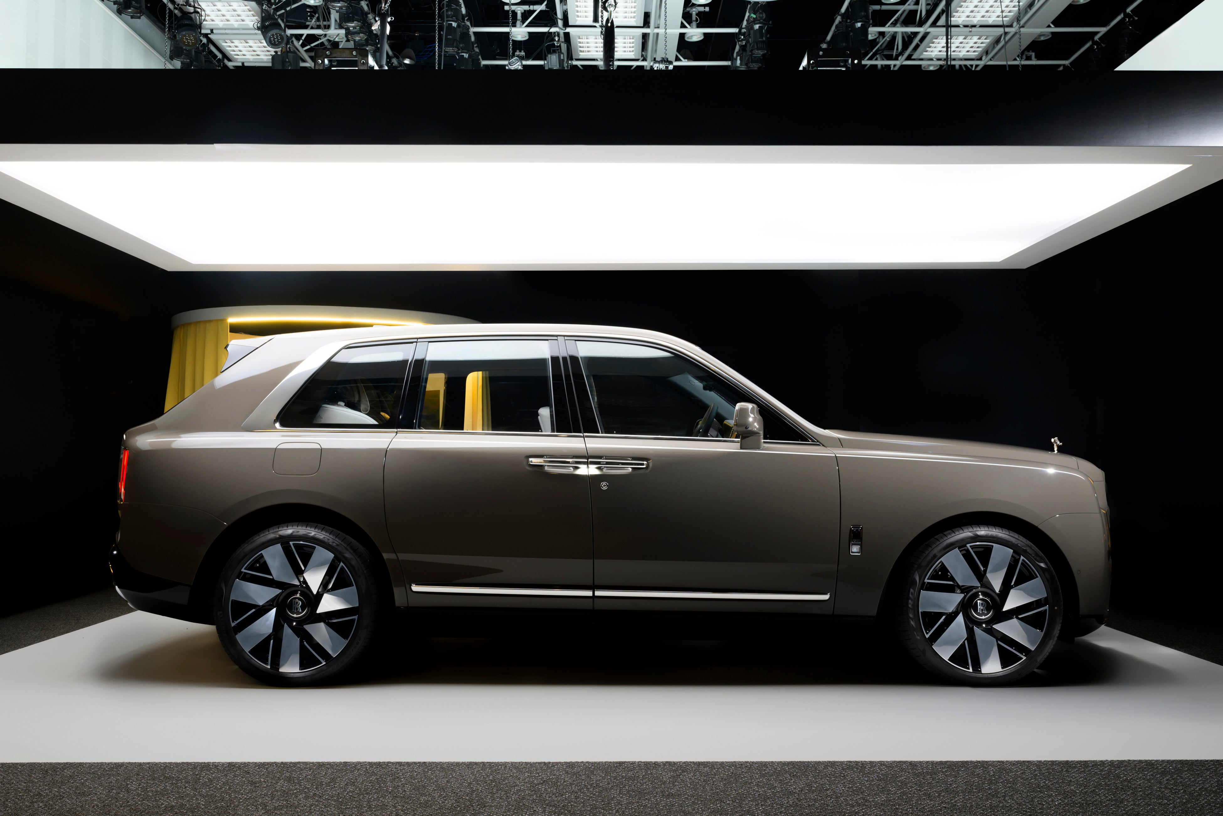 カリナン5世 現代のラグジュアリーを体現したSUV、カリナン・シリーズII日本