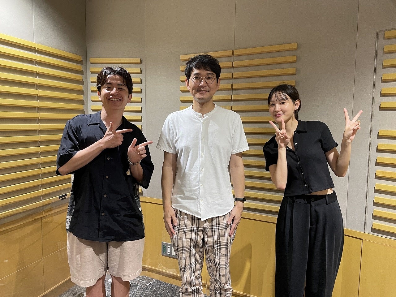 左から：藤森慎吾（オリエンタルラジオ）、土屋伸之（ナイツ）、花山瑞貴