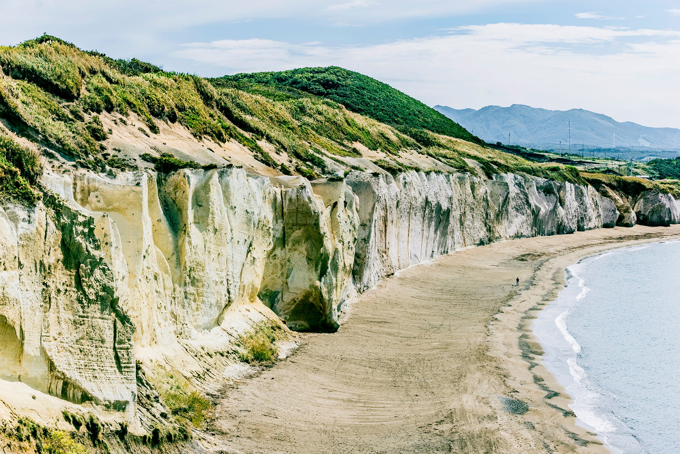乙部町　シラフラ海岸　©UHB