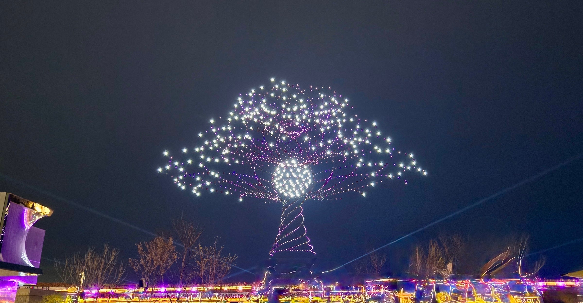 レッドクリフ、大阪・関西万博のドローンショーで七夕特別演出「Flash Wish Tree」を実施! | 株式会社レッドクリフのプレスリリース