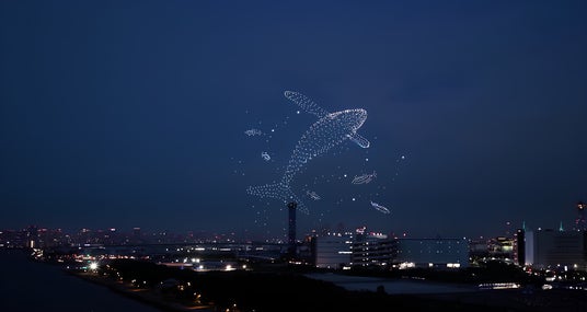約15,000人が来場した「OSAKA BAY SKYLUMINA」 レッドクリフによる延べ2,000機のドローンショーが舞洲の夜空を彩る 約15,000人が来場した「OSAKA BAY SKYLUMINA」 レッドクリフによる延べ2,000機のドローンショーが舞洲の夜空を彩る