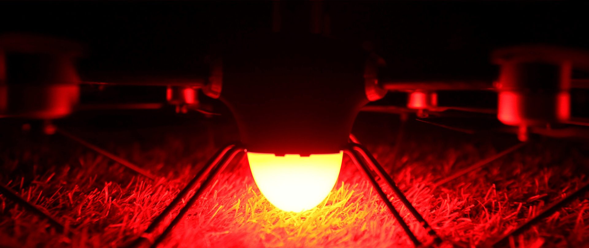 株式会社レッドクリフ、ドローンショー用新機種「EMO」をInter BEE