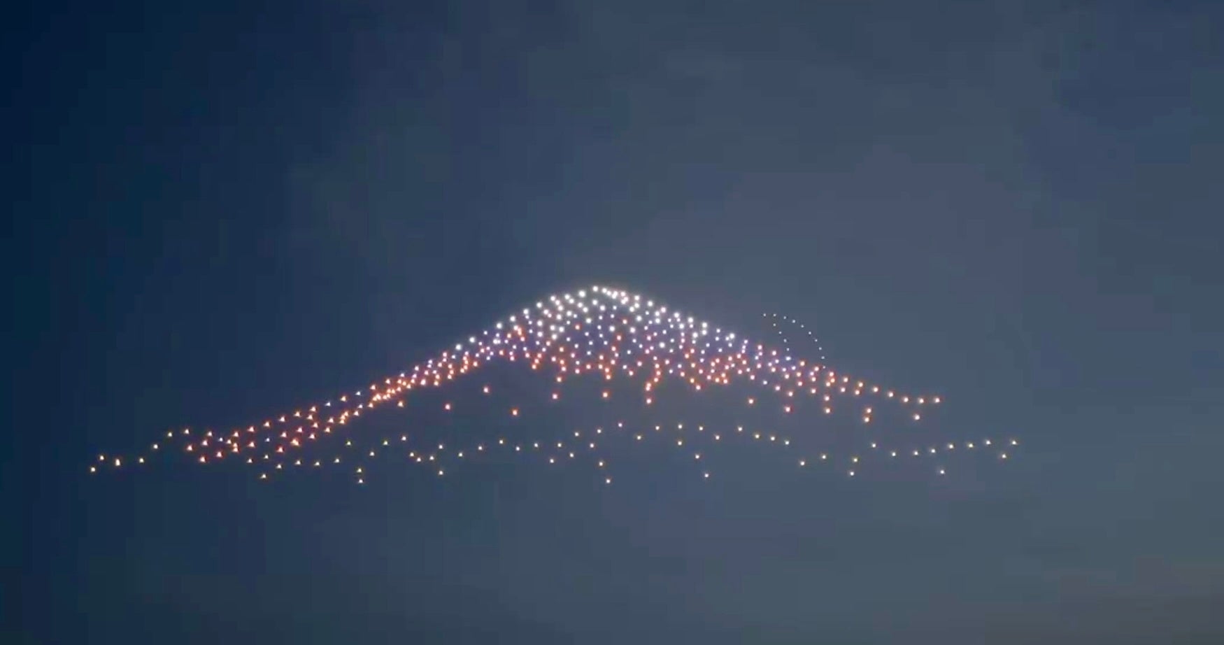 レッドクリフ、「石和温泉花火大会」60年の歴史で初のドローンショーを8月24日に400機で実施 | 株式会社レッドクリフのプレスリリース