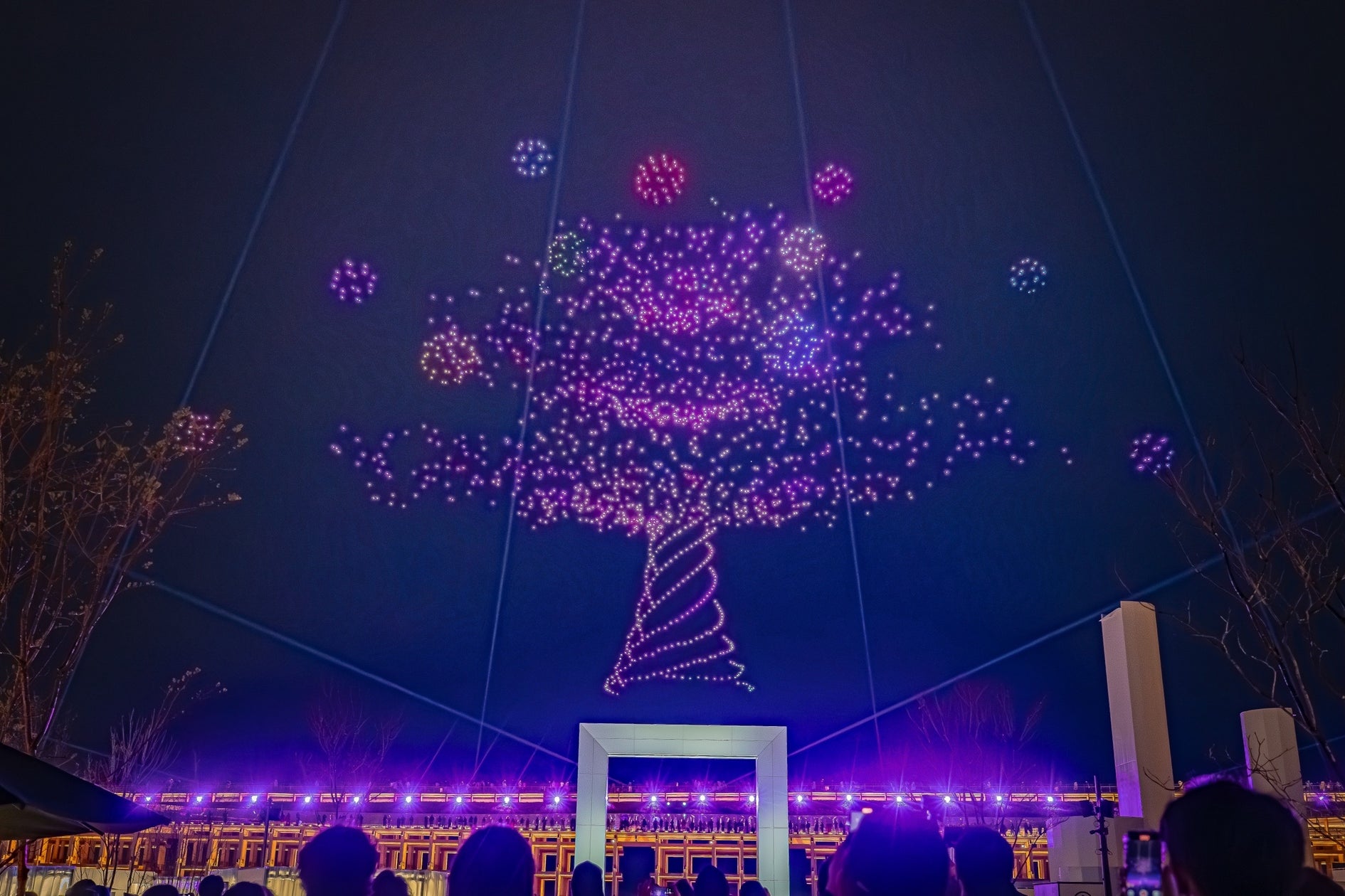 レッドクリフ、大阪・関西万博の開幕初日にギネス世界記録™を更新! | 株式会社レッドクリフのプレスリリース