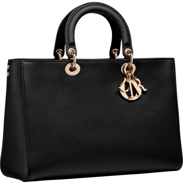 DIOR】新たなアイコン「レディ D-サイア」が登場 | クリスチャン DIOR】新たなアイコン「レディ D-サイア」が登場 | クリスチャン