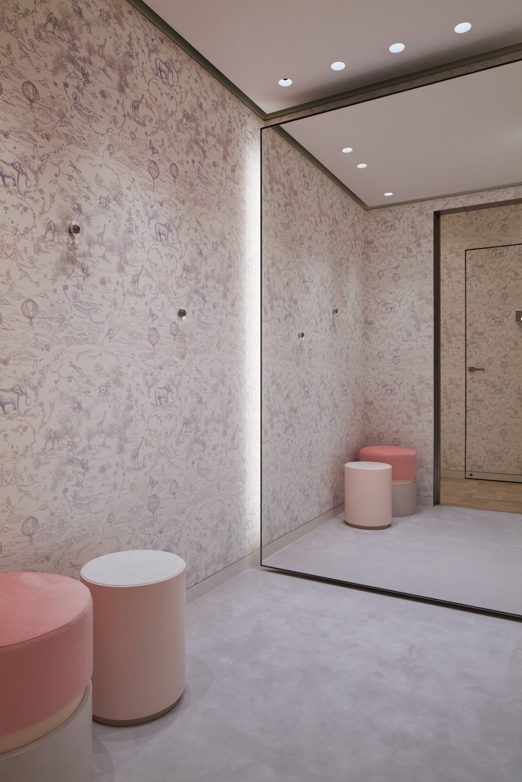 © TOMOYUKI KUSUNOSE